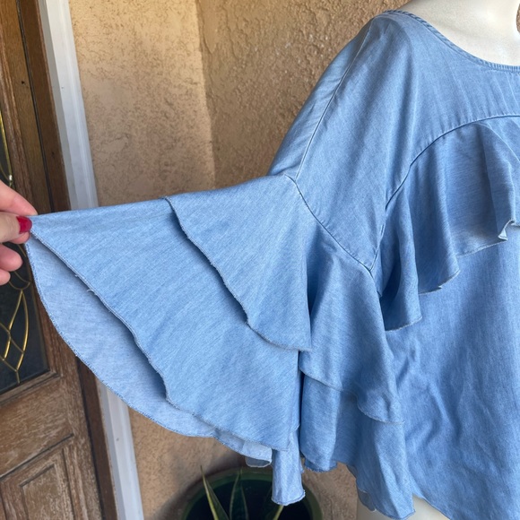 Lauren Conrad Ruffle Chambray Blouse LARGE - Picture 4 of 7
